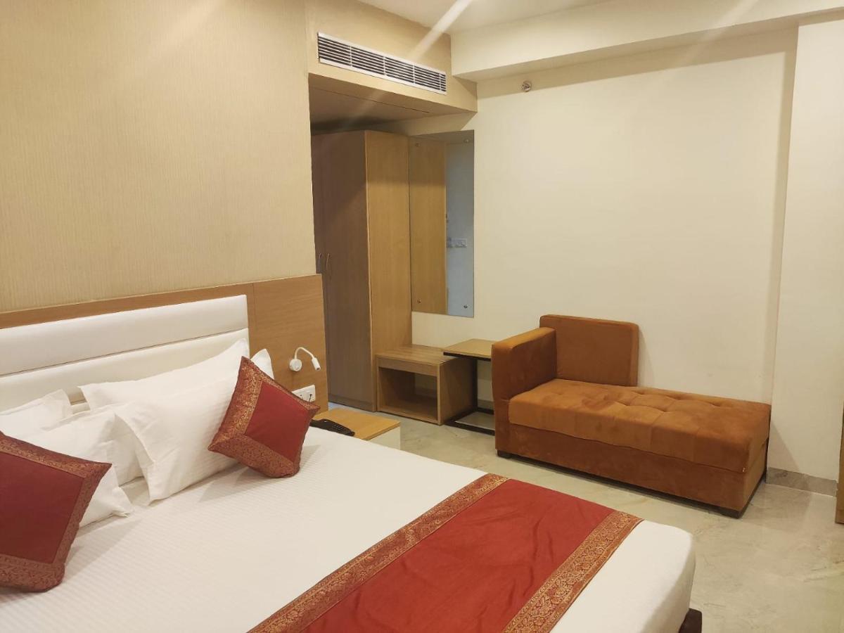 Hotel Xenia Варанаси Экстерьер фото