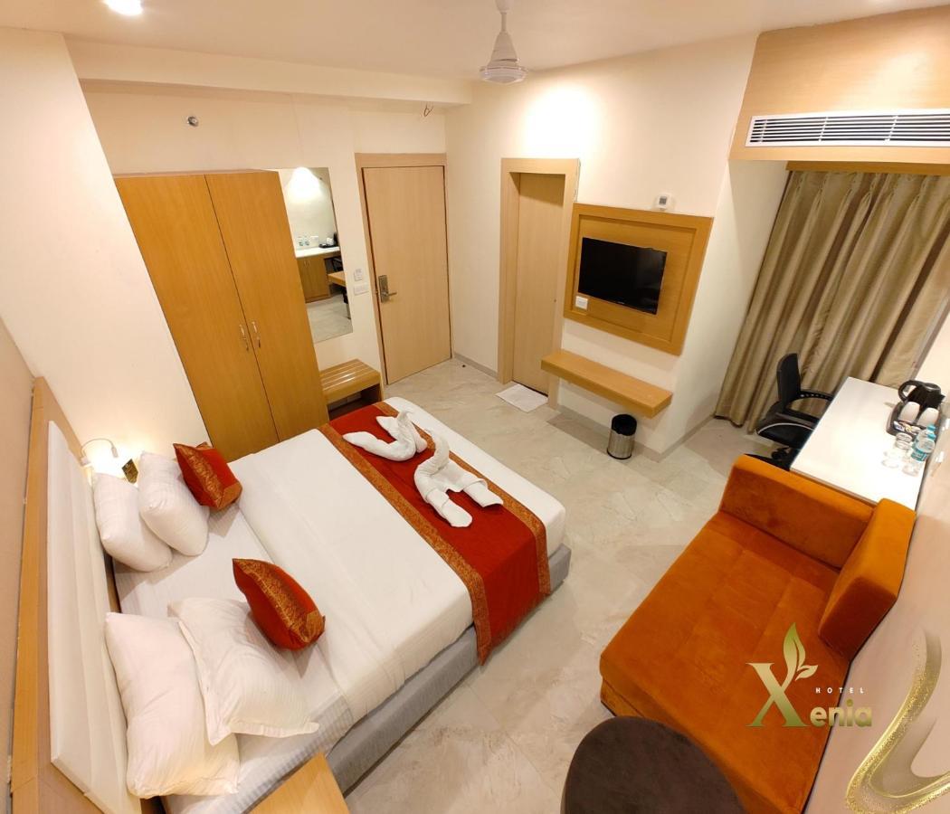Hotel Xenia Варанаси Экстерьер фото